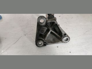 bontott RENAULT SCÉNIC III Jobb első Féltengely Tartó