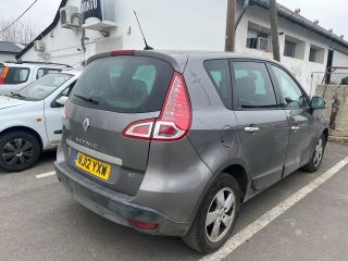 bontott RENAULT SCÉNIC III Jobb első Hangszóró