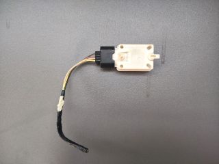 bontott RENAULT SCÉNIC III Jobb első Ütközés Érzékelő (Homlokfalon)