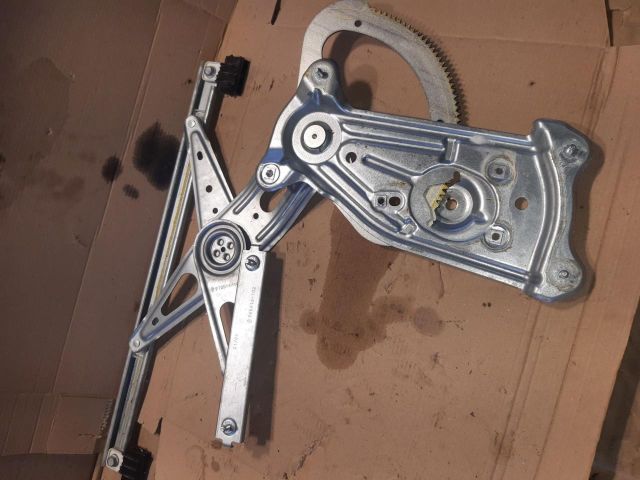 bontott RENAULT SCÉNIC III Jobb hátsó Ablakemelő Szerkezet (Elektromos)