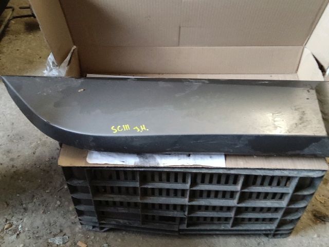 bontott RENAULT SCÉNIC III Jobb hátsó Ajtó Díszléc