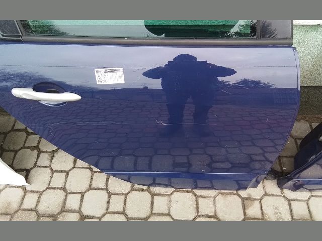 bontott RENAULT SCÉNIC III Jobb hátsó Ajtó (Részeivel)