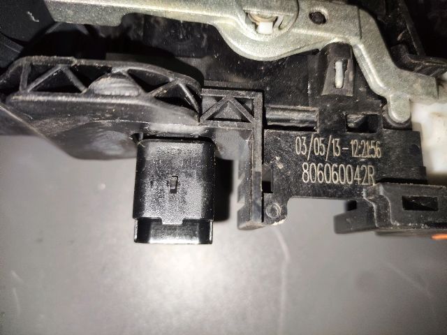 bontott RENAULT SCÉNIC III Jobb hátsó Ajtózár