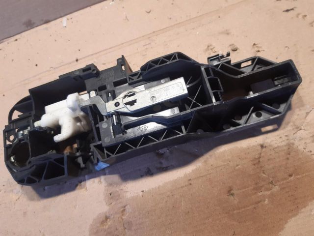 bontott RENAULT SCÉNIC III Jobb hátsó Külső Kilincsfészek