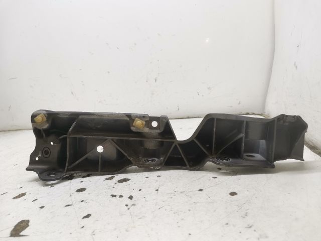 bontott RENAULT SCÉNIC III Jobb Sárvédő Oldaltartó