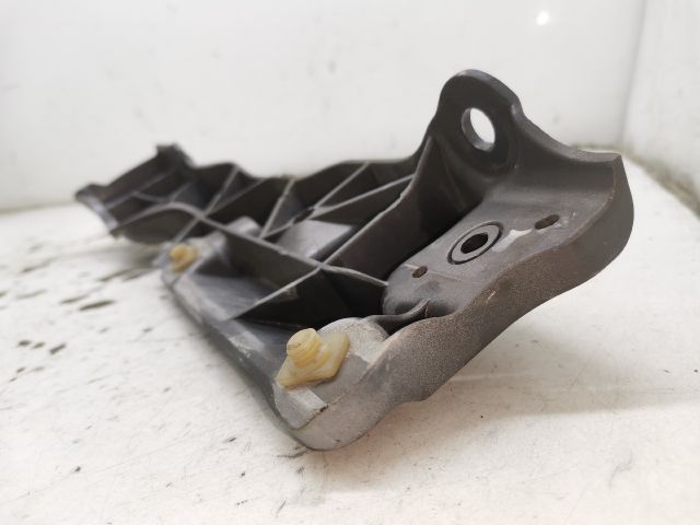 bontott RENAULT SCÉNIC III Jobb Sárvédő Oldaltartó