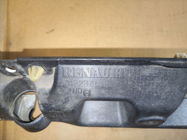 bontott RENAULT SCÉNIC III Jobb Sárvédő Oldaltartó