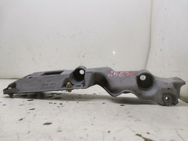 bontott RENAULT SCÉNIC III Jobb Sárvédő Oldaltartó