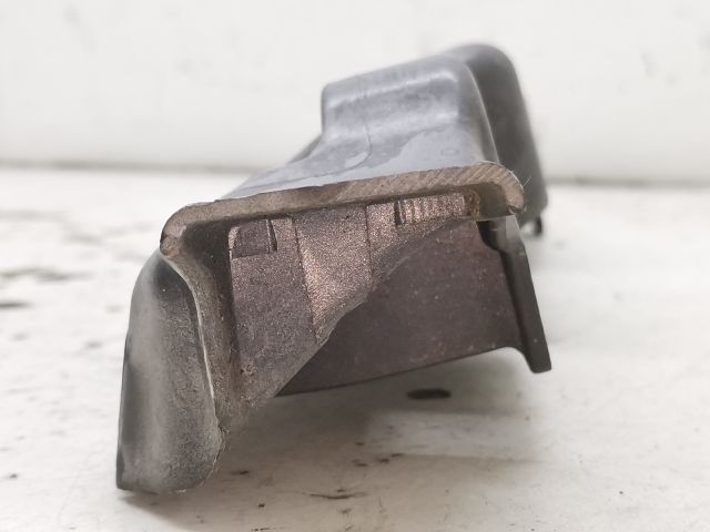 bontott RENAULT SCÉNIC III Jobb Sárvédő Oldaltartó