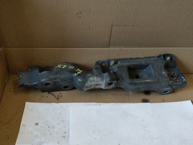 bontott RENAULT SCÉNIC III Jobb Sárvédő Oldaltartó