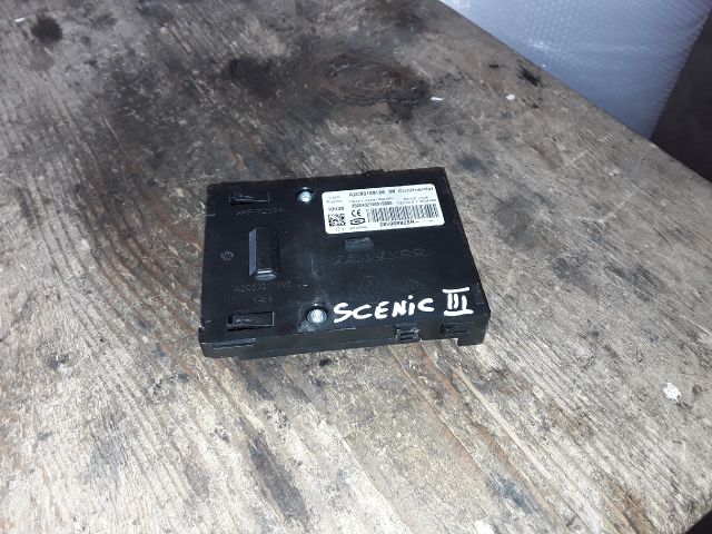 bontott RENAULT SCÉNIC III Kártyaolvasó