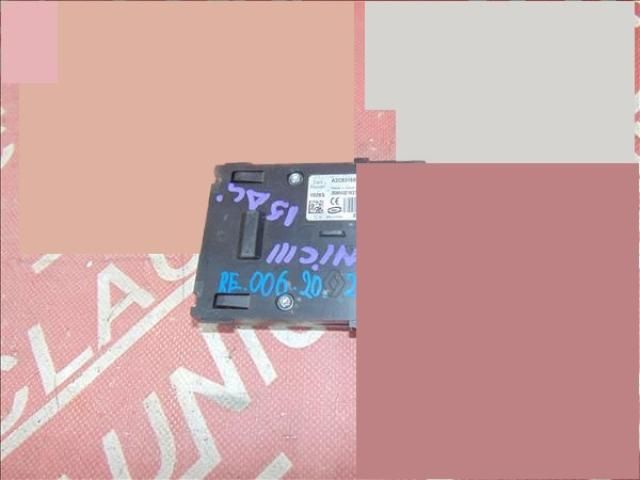 bontott RENAULT SCÉNIC III Kártyaolvasó