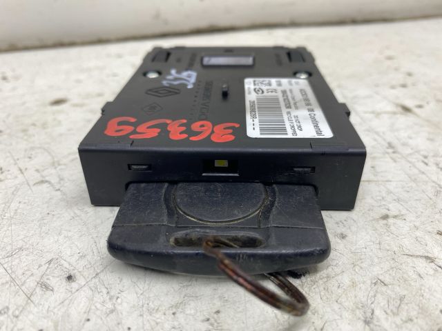 bontott RENAULT SCÉNIC III Kártyaolvasó