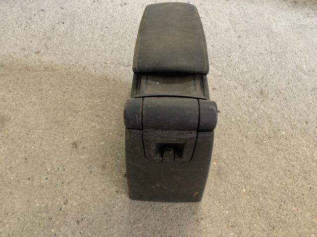 bontott RENAULT SCÉNIC III Könyöklő