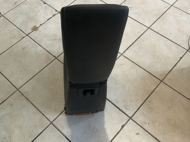 bontott RENAULT SCÉNIC III Könyöklő