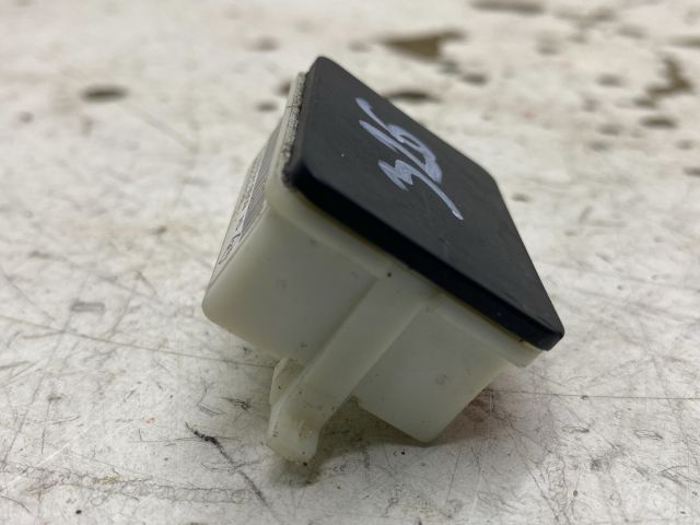 bontott RENAULT SCÉNIC III Központi Ütközés Érzékelő