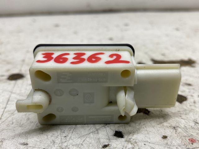 bontott RENAULT SCÉNIC III Központi Ütközés Érzékelő