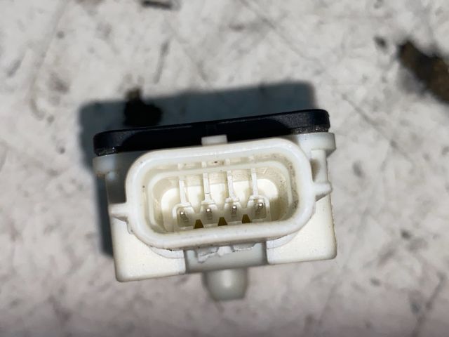 bontott RENAULT SCÉNIC III Központi Ütközés Érzékelő