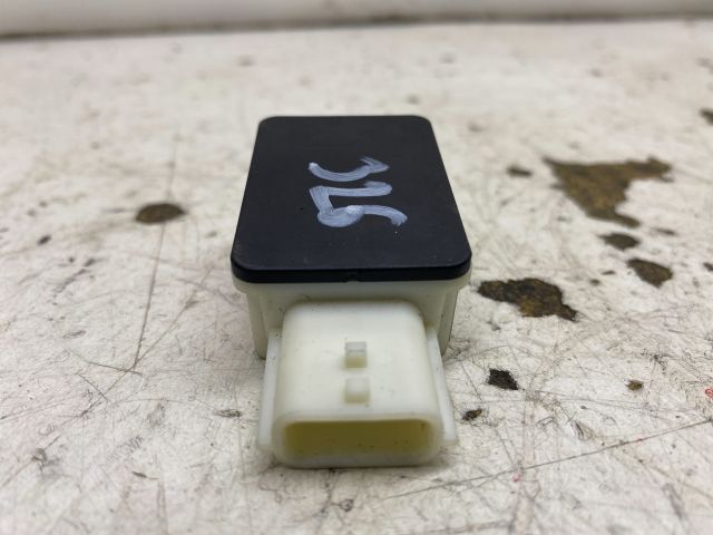 bontott RENAULT SCÉNIC III Központi Ütközés Érzékelő