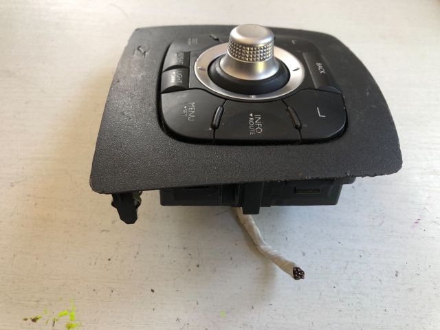 bontott RENAULT SCÉNIC III Multimédia Vezérlő