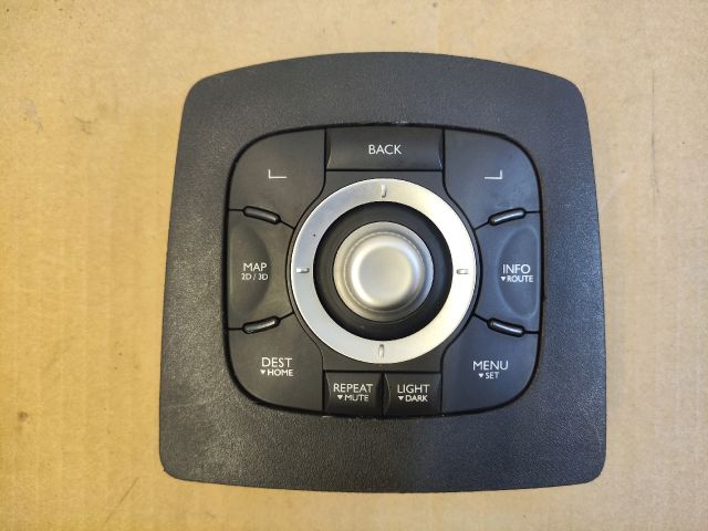 bontott RENAULT SCÉNIC III Multimédia Vezérlő