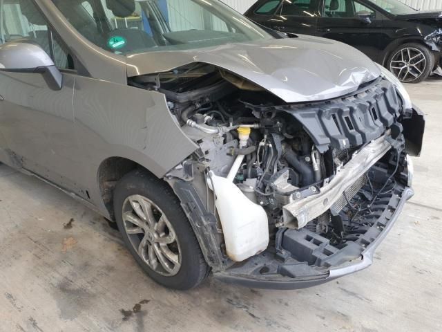 bontott RENAULT SCÉNIC III Padlószőnyeg