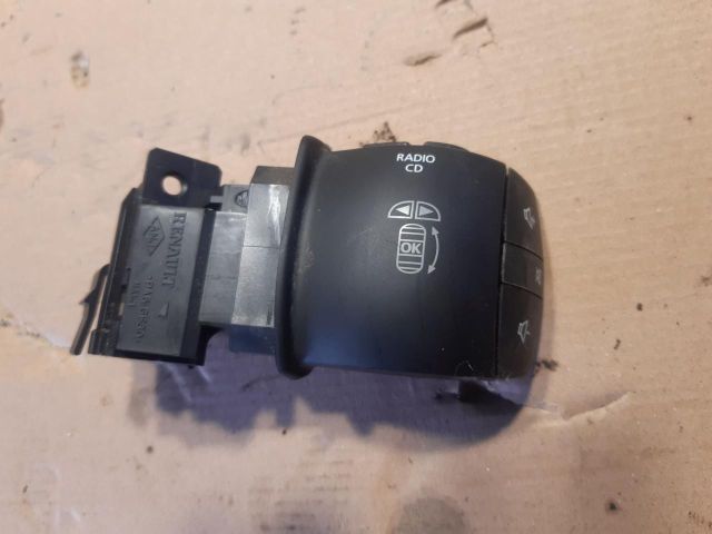 bontott RENAULT SCÉNIC III Rádió / CD Kapcsoló