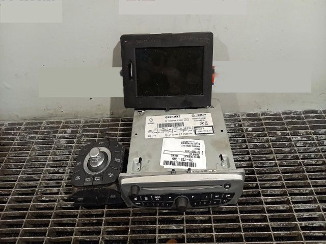 bontott RENAULT SCÉNIC III Rádió / CD