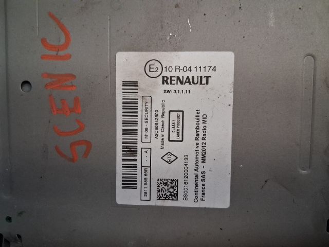 bontott RENAULT SCÉNIC III Rádió / CD