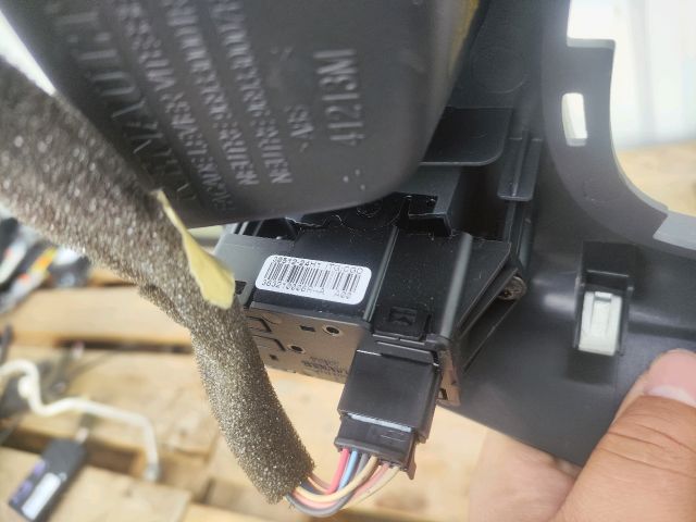 bontott RENAULT SCÉNIC III Váltószoknya Rögzítő Keret