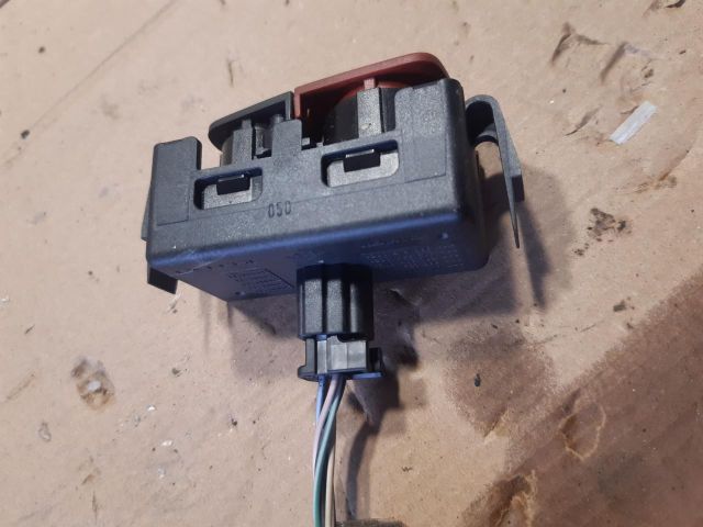 bontott RENAULT SCÉNIC III Vészvillogó Kapcsoló