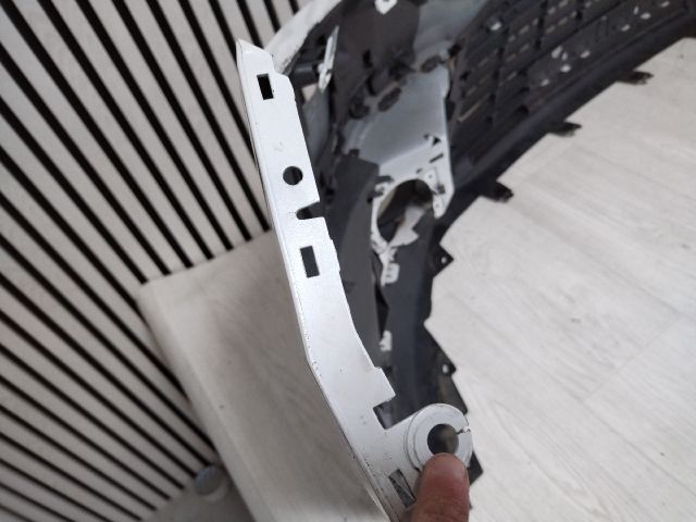 bontott RENAULT SCÉNIC IV Első Lökhárító (Üresen)