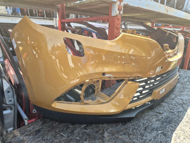 bontott RENAULT SCÉNIC IV Első Lökhárító (Üresen)