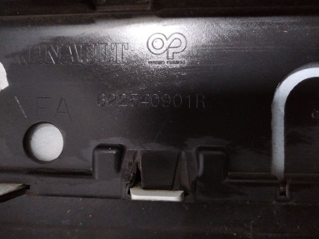 bontott RENAULT SCÉNIC IV Első Lökhárító (Üresen)