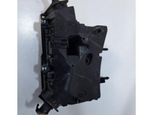 bontott RENAULT TALISMAN Biztosítéktábla Motortér