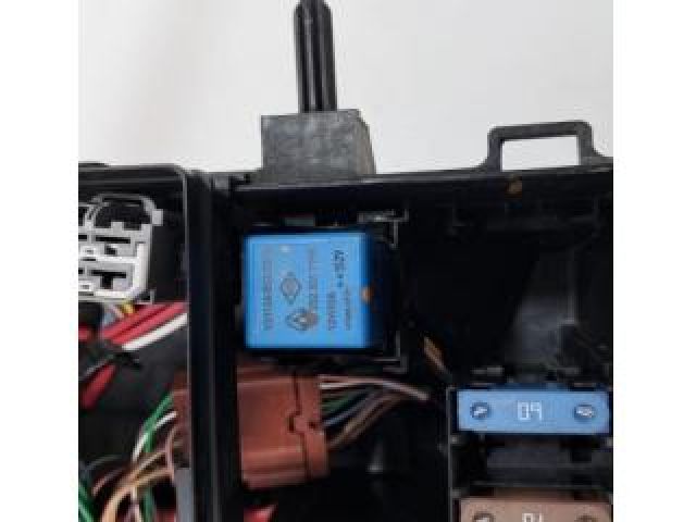 bontott RENAULT TALISMAN Biztosítéktábla Motortér