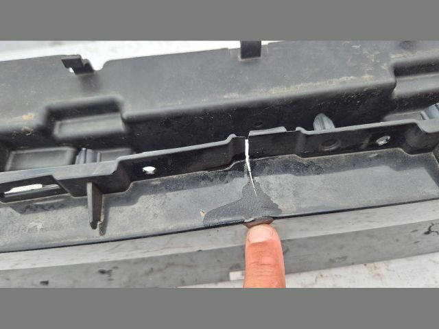 bontott RENAULT TALISMAN Első Lökhárító (Üresen)