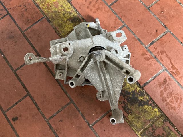 bontott RENAULT THALIA Motor Tartó Bak (Fém)