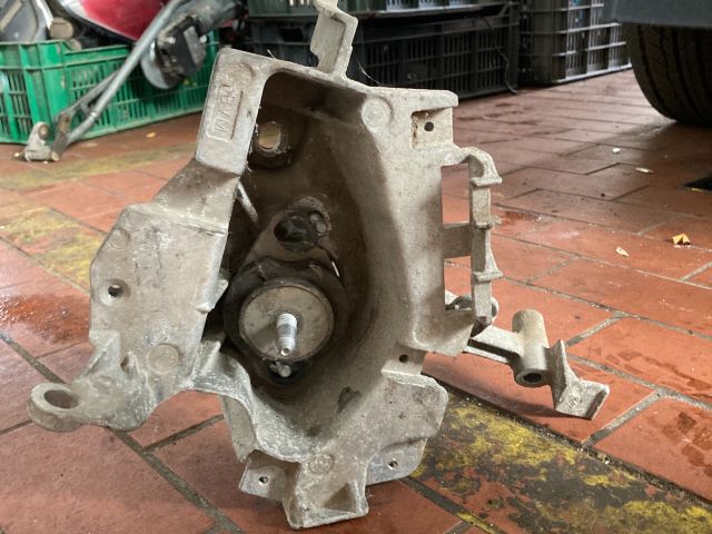 bontott RENAULT THALIA Motor Tartó Bak (Fém)