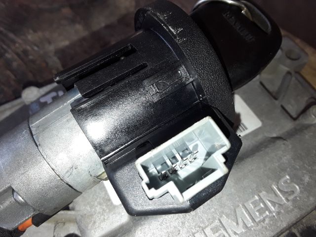 bontott RENAULT THALIA Motorvezérlő