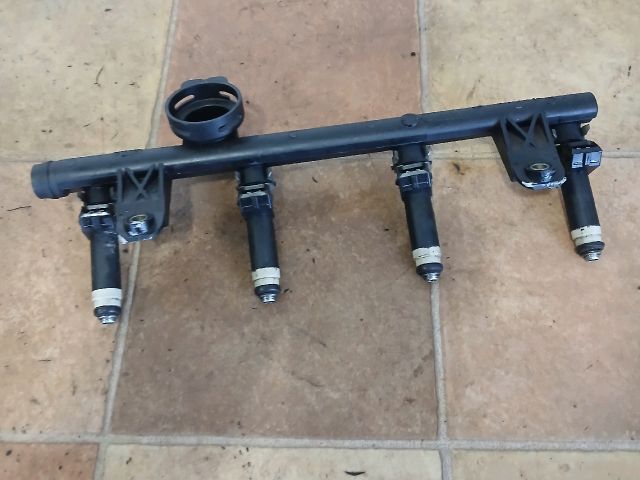 bontott RENAULT THALIA Porlasztó Sor / Híd