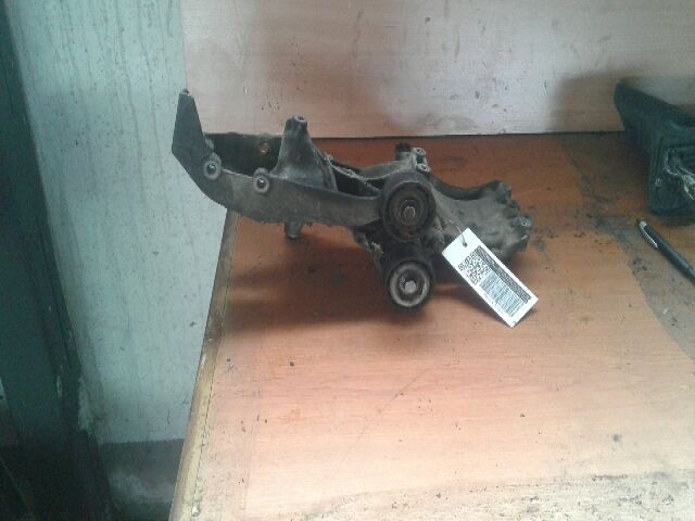 bontott RENAULT THALIA Szíjfeszítő Görgő