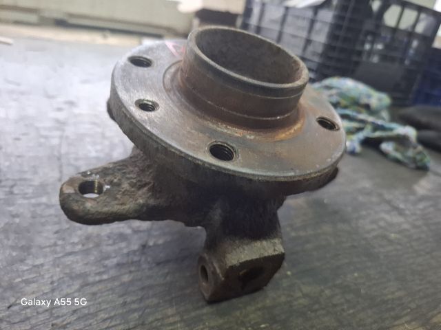 bontott RENAULT THALIA Bal első Csonkállvány Kerékaggyal