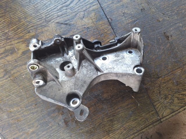 bontott RENAULT THALIA Generátor Tartó Bak