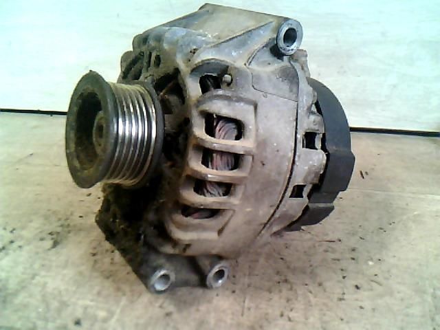 bontott RENAULT THALIA Generátor