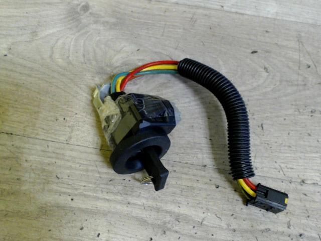 bontott RENAULT THALIA Gyújtáskapcsoló Házzal