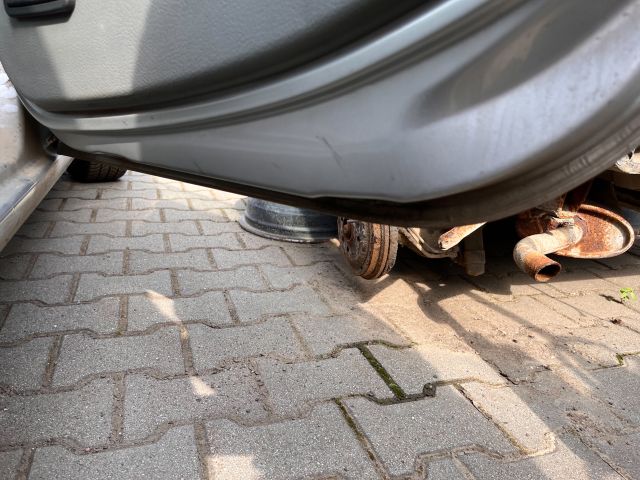 bontott RENAULT THALIA Jobb első Csonkállvány Kerékaggyal