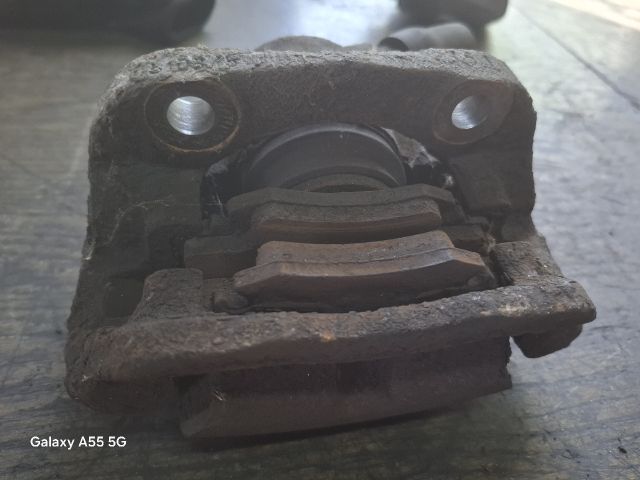 bontott RENAULT THALIA Jobb első Féknyereg Munkahengerrel