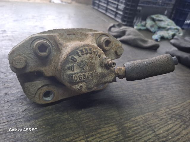 bontott RENAULT THALIA Jobb első Féknyereg Munkahengerrel