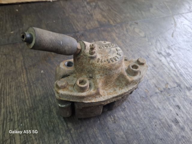 bontott RENAULT THALIA Jobb első Féknyereg Munkahengerrel